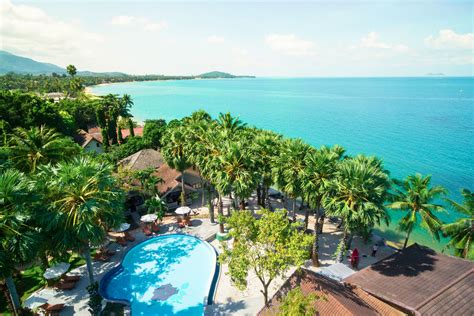 PARADISE BEACH RESORT .